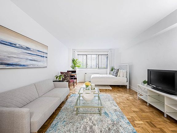 2nd image of 401 E 65th St APT 3I