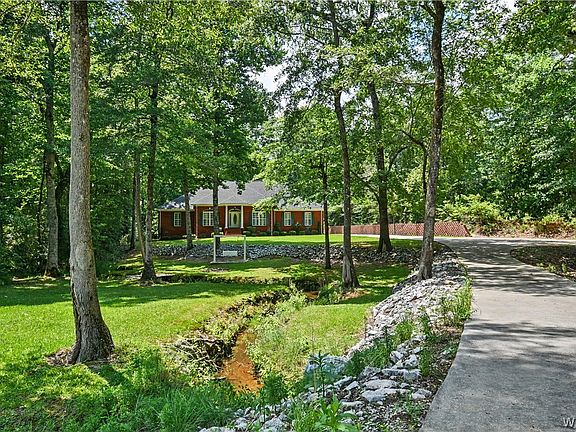 2nd image of 218 Magnolia Creek Rd