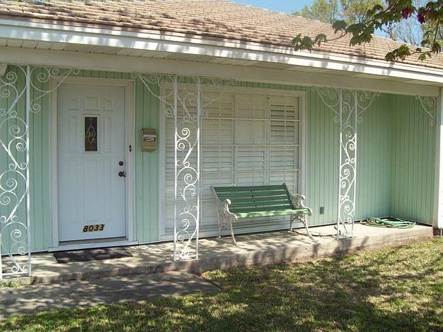 2nd image of 8033 Kimble St