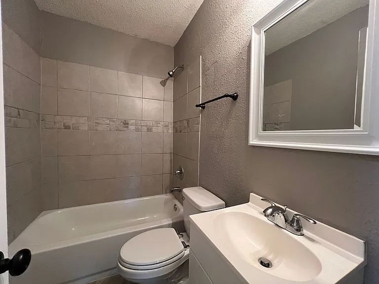 25 E McKellar Ave — Photo 13