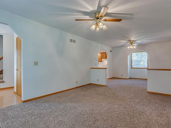 4th image of 54901 Dawn Dr