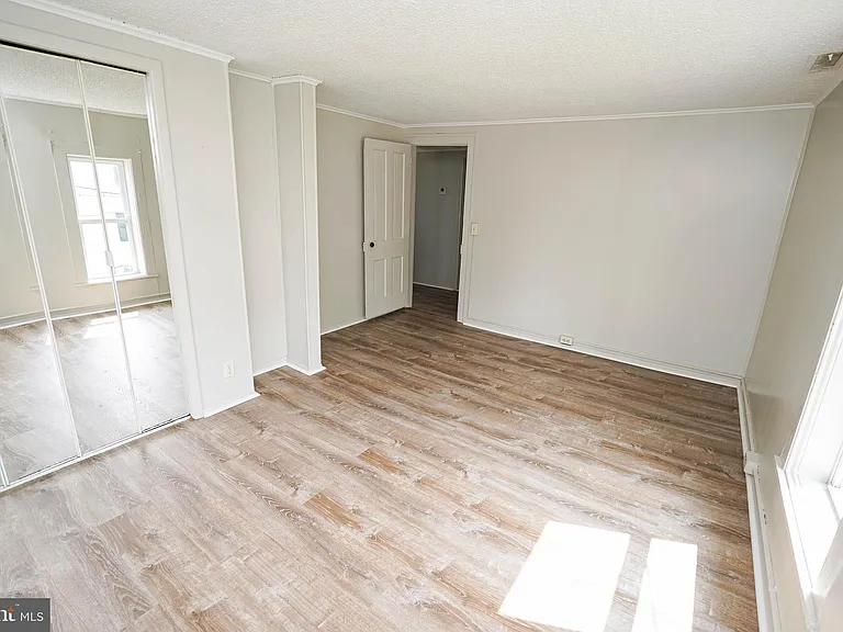 202 E Grove St #A — Photo 28