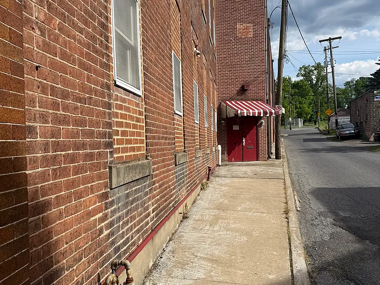 2032 Hanover Ave — Photo 3