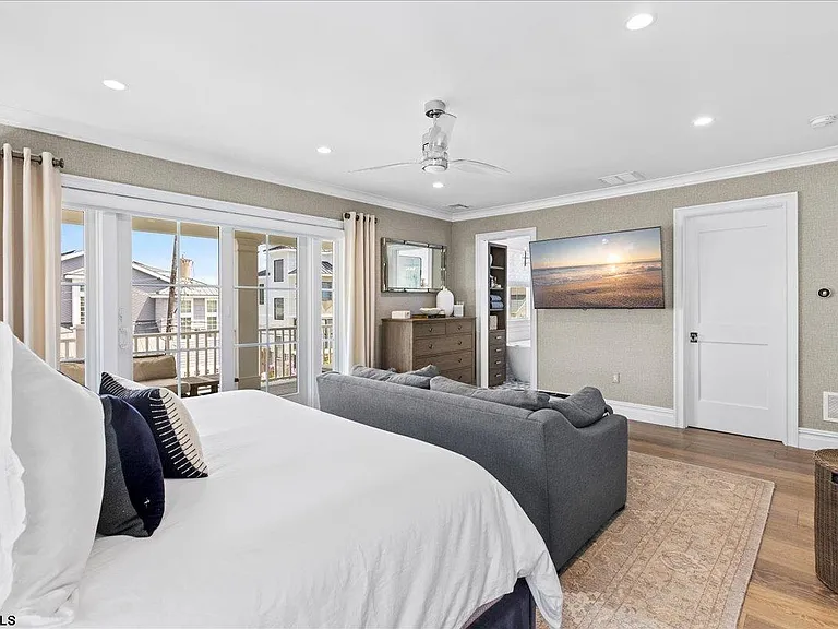 428 N Pembroke Ave #FULL SUMMER RENTAL W — Photo 52