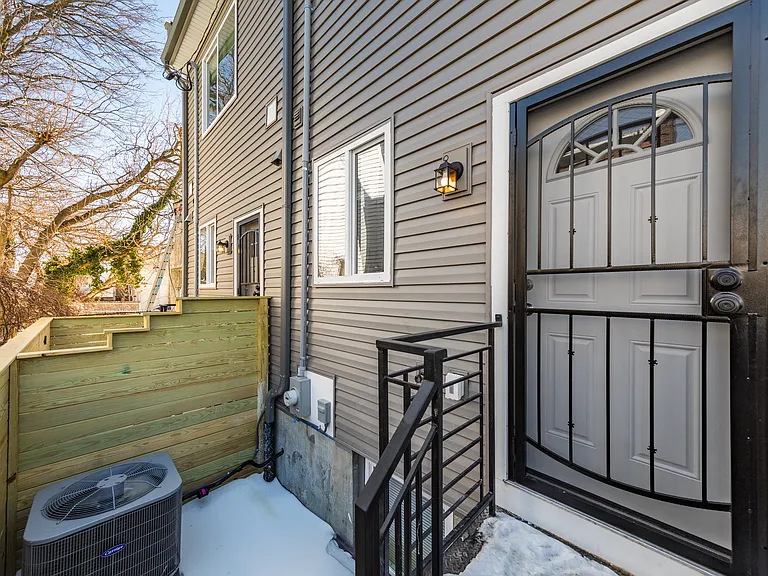 2637 W Sterner St — Photo 26