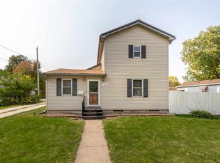 310 6th St SW, Waverly, IA 50677