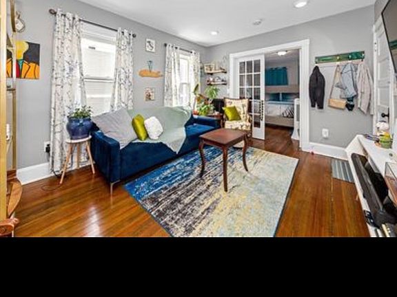 4th image of 149 Revere St #2
