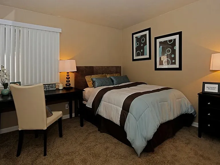Acacia Apartments — Photo 9