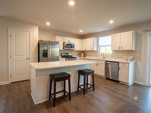 3rd image of 113 Dominic Dr