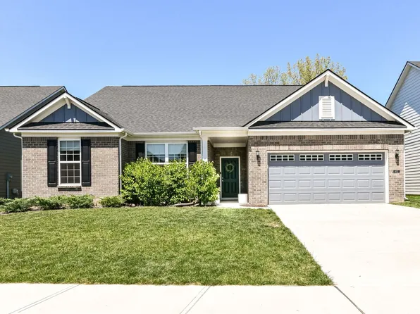 6832 Oakcrest Dr, McCordsville, IN 46055