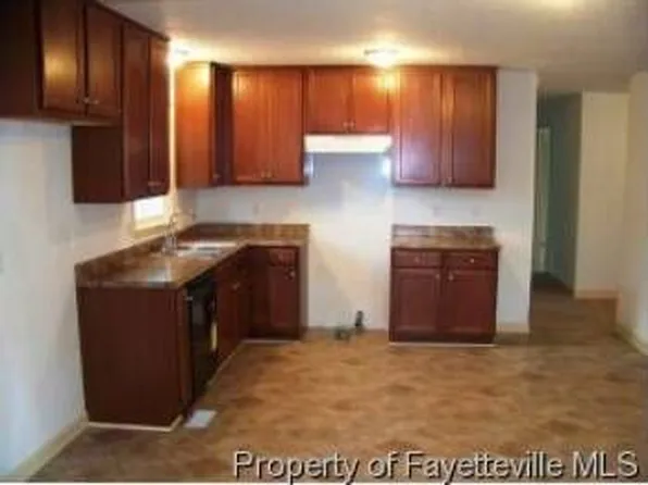 1926 Boyer Ct, Fayetteville, NC 28304