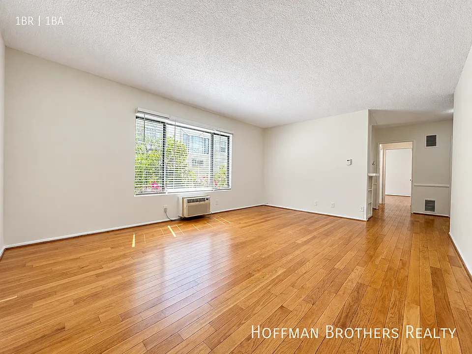 1022 N Edinburgh Ave #5