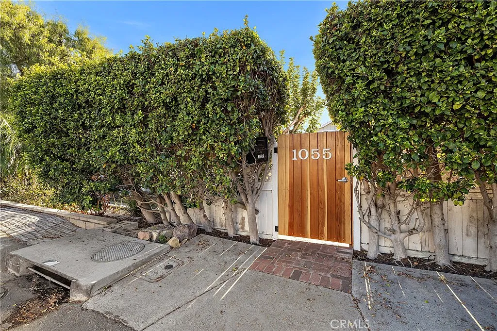 3 bed, 1765 sqft, $11,000 — Photo 2