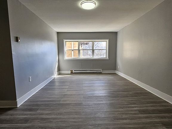 4th image of 324 S Center St #A04