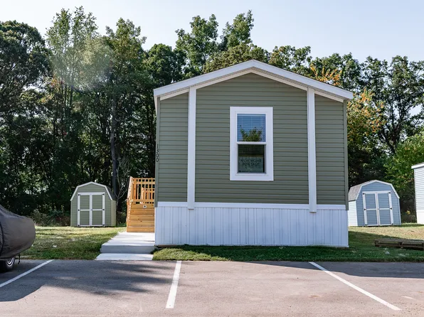 1300 Ashbrook St NE, Belmont, MI 49306