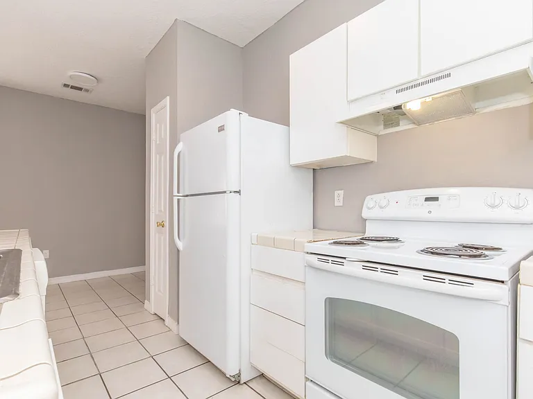 South Palm Villas — Photo 9