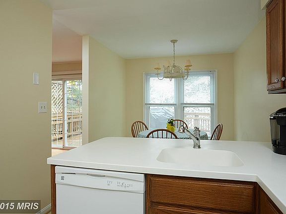 4th image of 1319 Templeton Pl