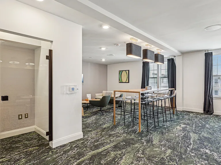 High Street View Luxury Apartments — Photo 20