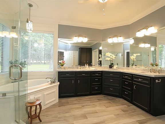 Updated Master bathroom!