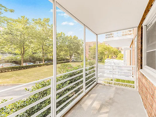 Sold by EZ Premier Realty | media 22