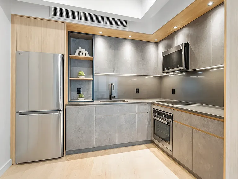 151 Carlton Ave #4I — Photo 1