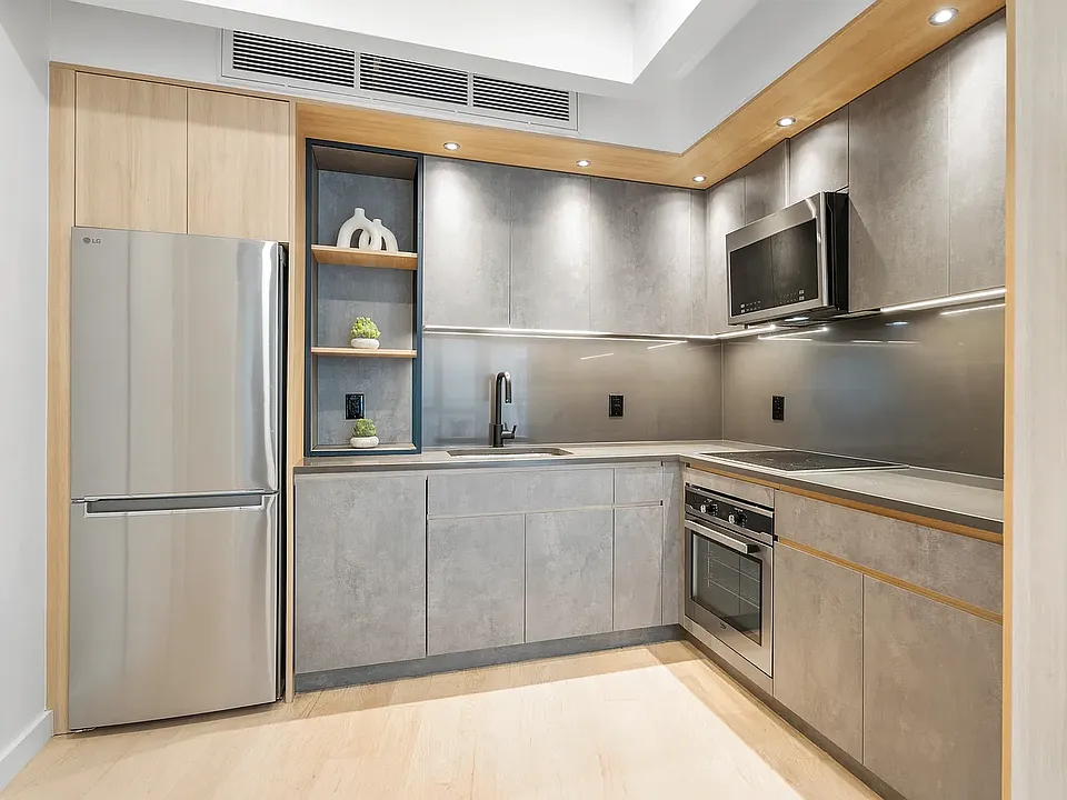 151 Carlton Ave #4J