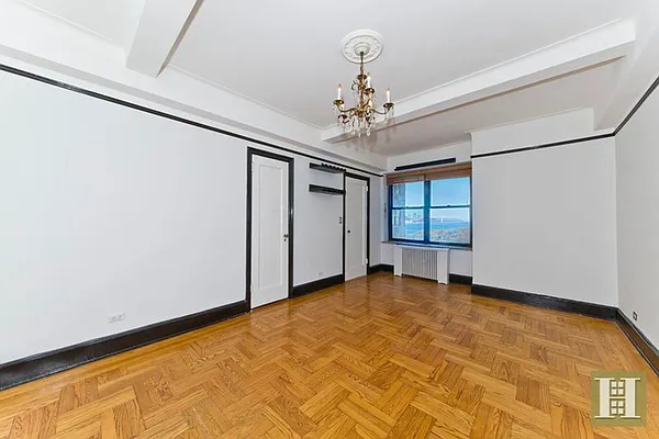 Rented by Halstead Real Estate | media 28