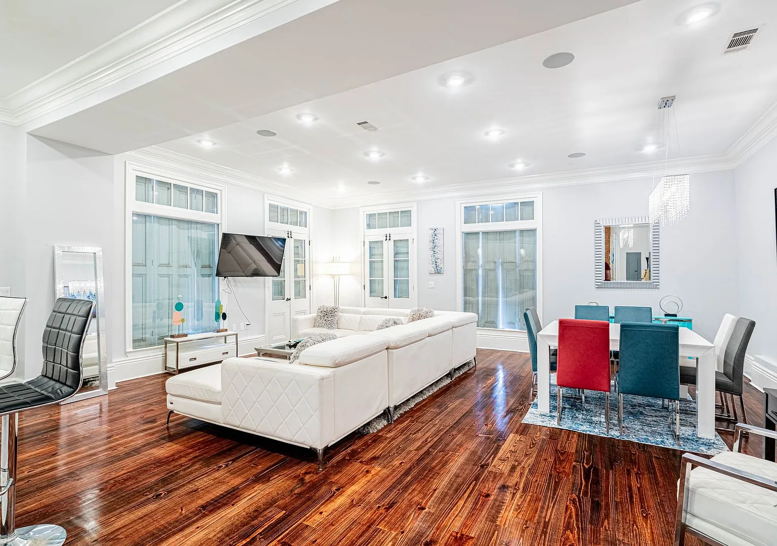 Gorgeous 3BD/2.5BA — Photo 3