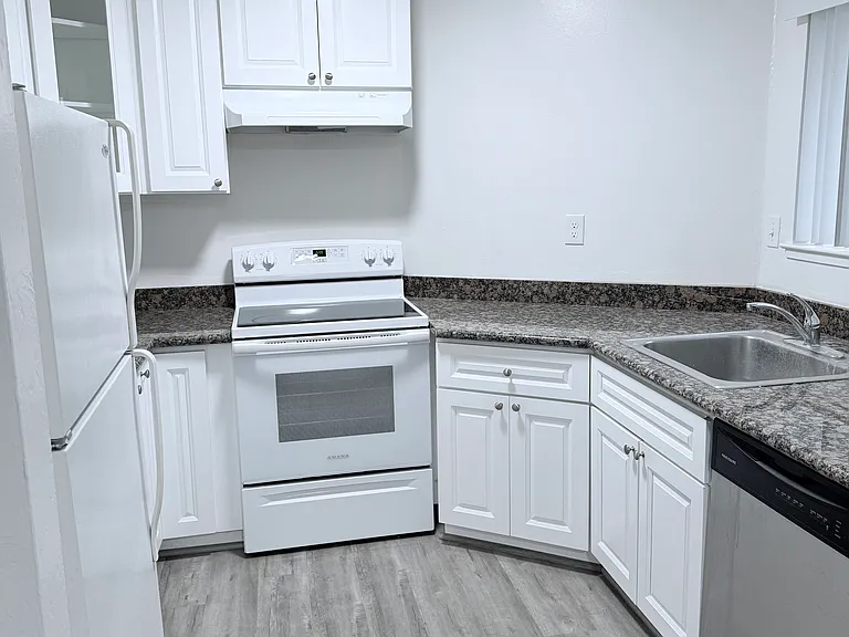 272 Calle Marguerita — Photo 3