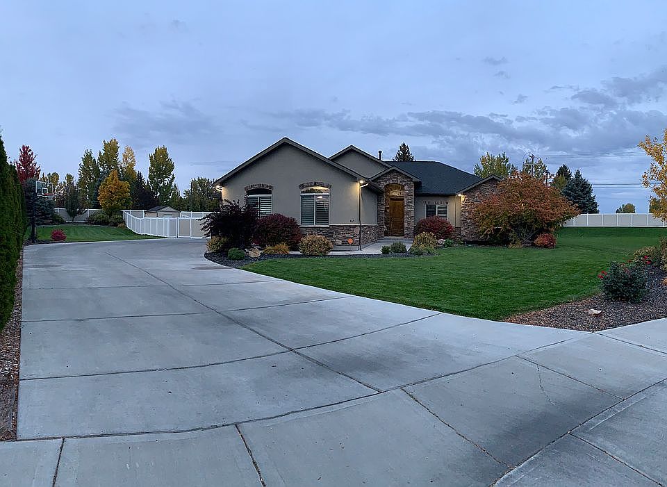 2nd image of 465 Sunterra Dr