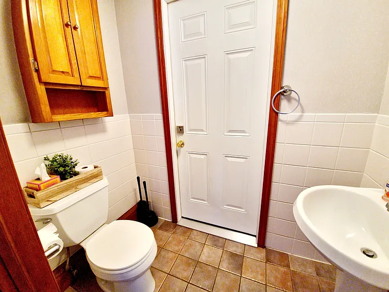 406 Roanoke Ln — Photo 20