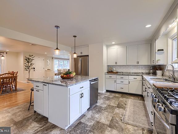 5th image of 209 Sego Sago Rd