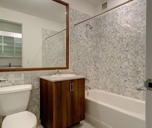5th image of 37 Wall St APT 9R