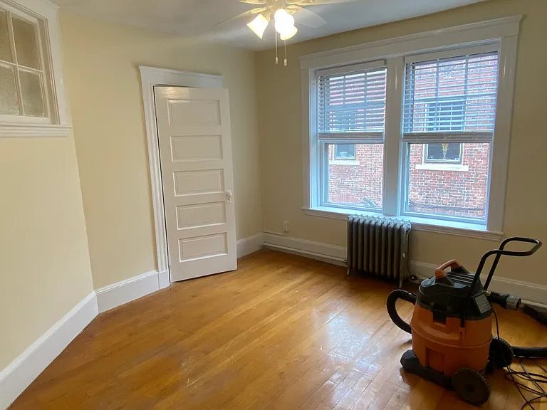 25 Fairfield St #6 — Photo 19