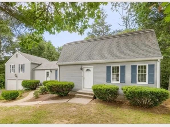 7 Logie Ln, Southwick, MA 01077