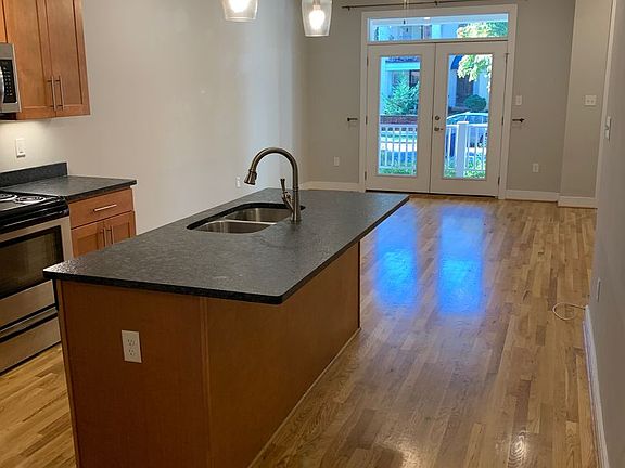 4th image of 3030 Park Ave #A