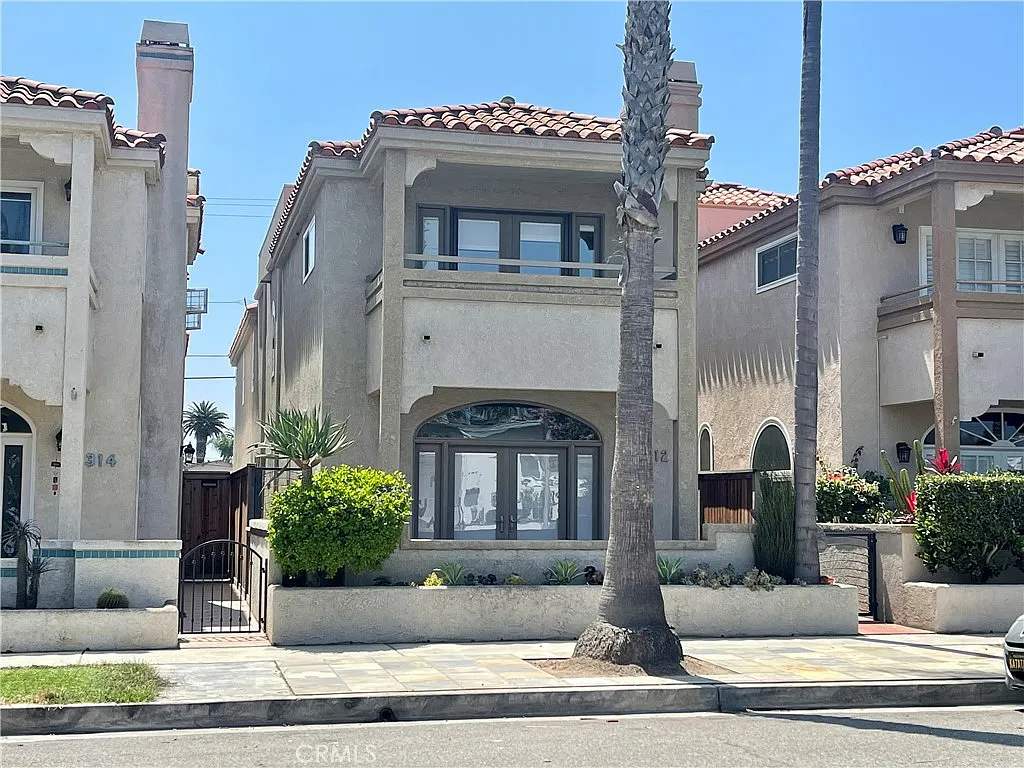 3 bed, 3.5 bath, 2612 sqft, $7,200 — Photo 1