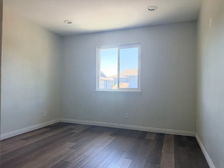106 Rose Ln — Photo 6