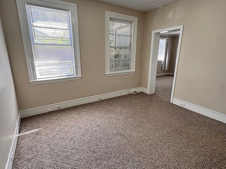 931 Ashley Ave — Photo 16