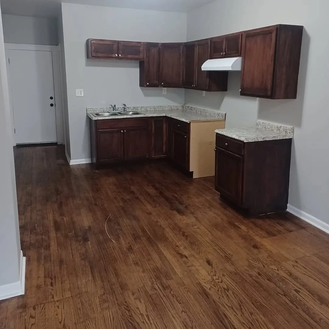 2 bed, $1,000 — Photo 1