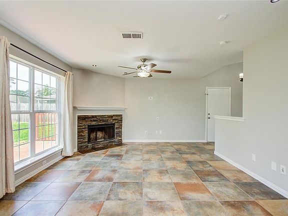 5th image of 2306 Pine Cone Dr