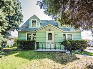 9437 S 80th Ct, Oak Lawn, IL 60457