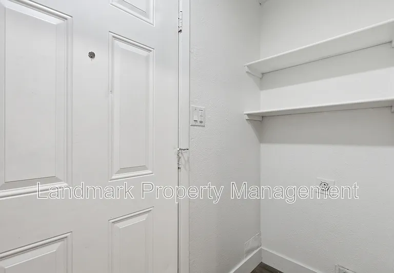 4349 Altamesa Blvd — Photo 16