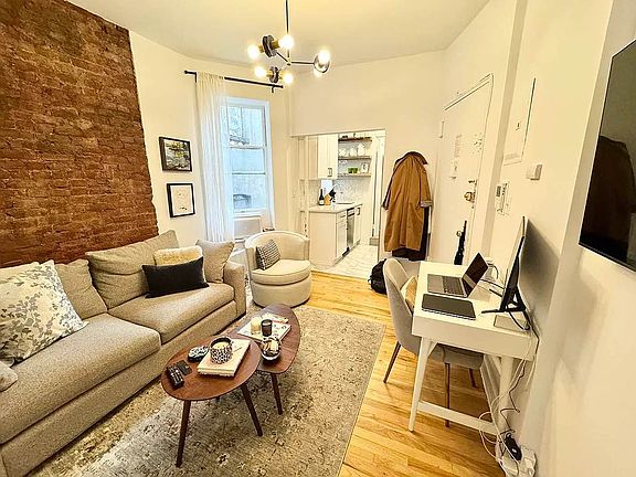 2nd image of 190 Bleecker St APT 20
