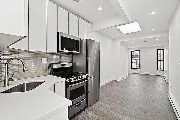 1st image of 165 Graham Ave APT 4R