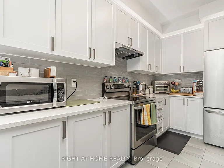 27 Lisa St — Photo 14
