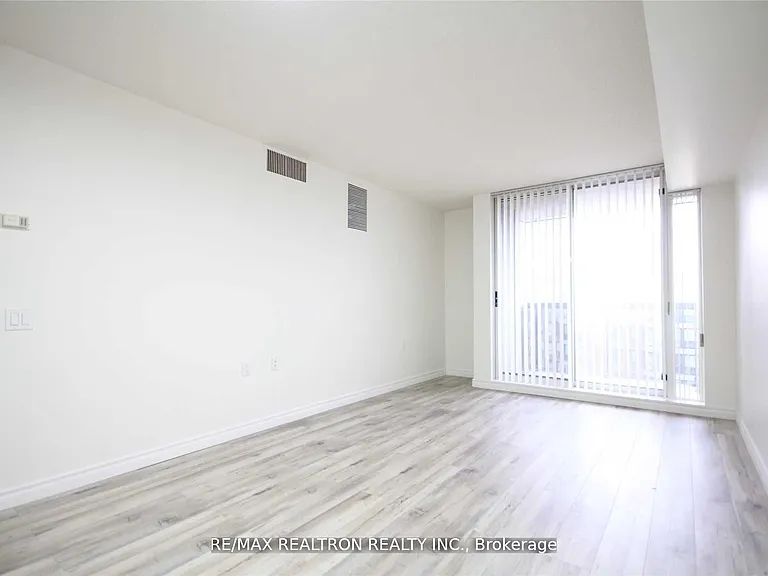 35 Finch Ave E #1208 — Photo 4