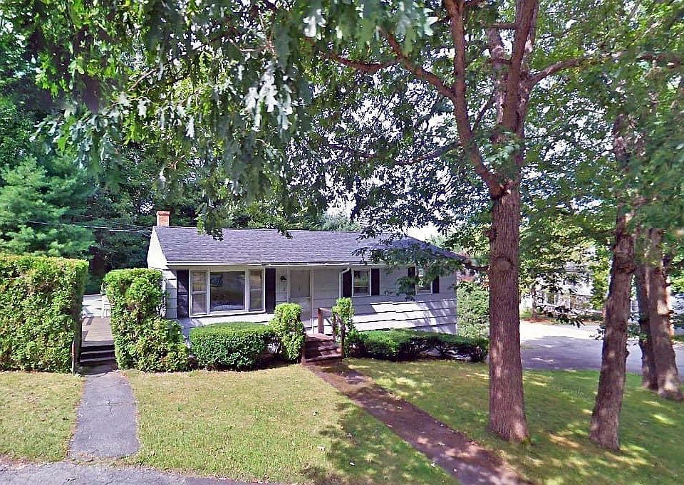 1st image of 2 Ridgewood Dr