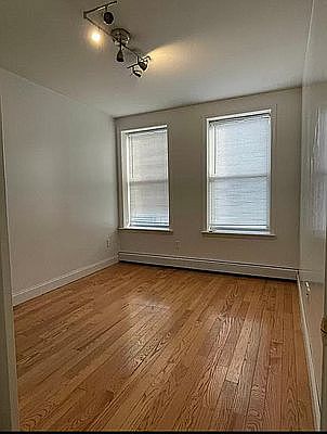 4th image of 50 Clara St #1R