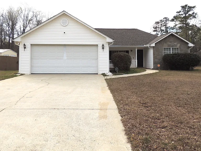 10 Brandon Dr — Photo 1